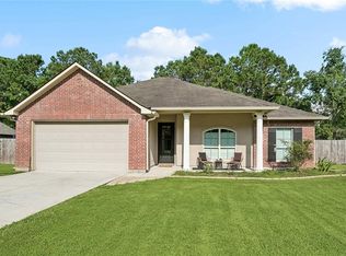 320 Coconut Palm Dr, Madisonville, LA 70447