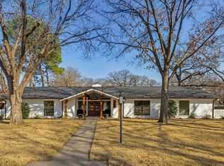 146 Manor Way St, Grapevine, TX 76051