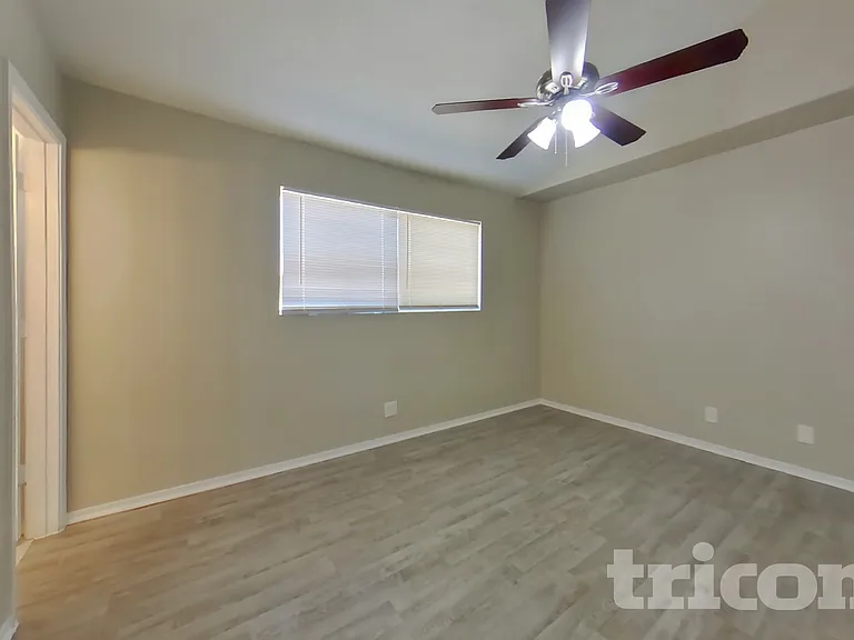 3234 W Larkspur Dr — Photo 6
