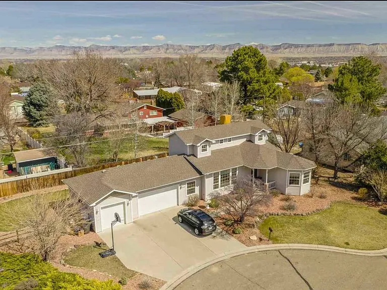 2252 Pine Terrace Ct — Photo 24