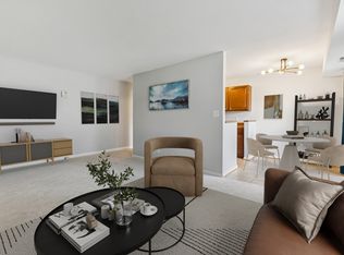 6437 Richmond Hwy APT 203, Alexandria, VA 22306