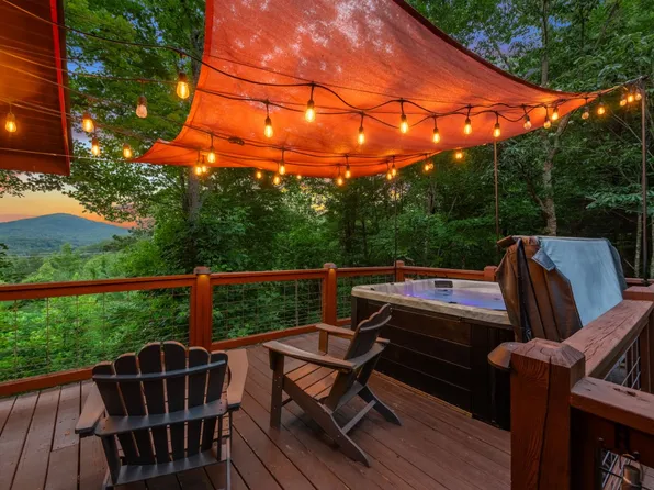 305 Kim Bolton Dr, Morganton, GA 30560