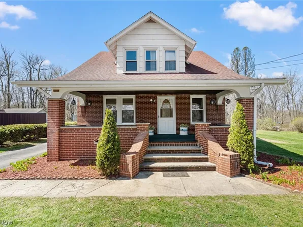 8009 Waynesburg Dr SE, Waynesburg, OH 44688