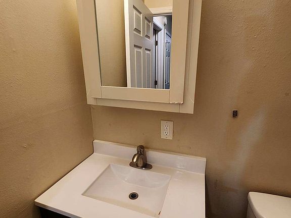 5th image of 648 Whitlock Ave APT 1