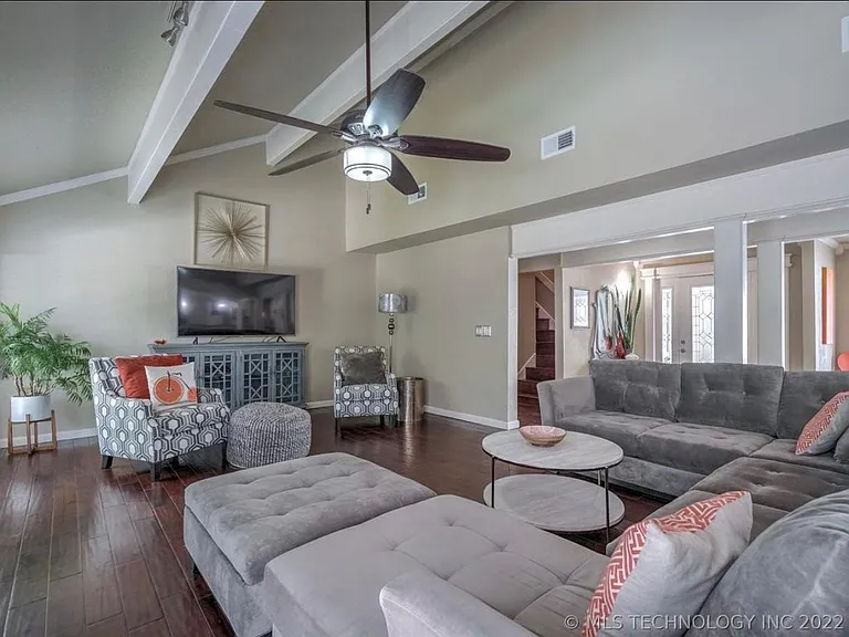 7628 S Quebec Ave — Photo 4