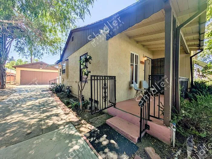 2 bed, 1.0 bath, 772 sqft, $2,295 — Photo 3