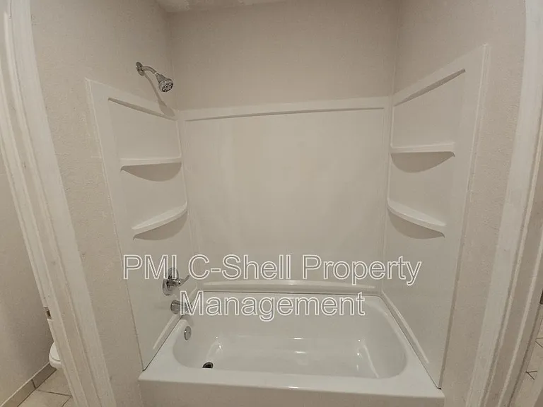 3409 Green Briar Cir #2 — Photo 12