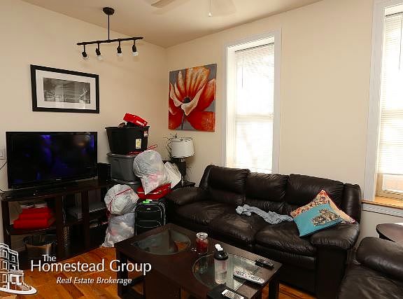 2nd image of 2837 N Damen Ave #1R