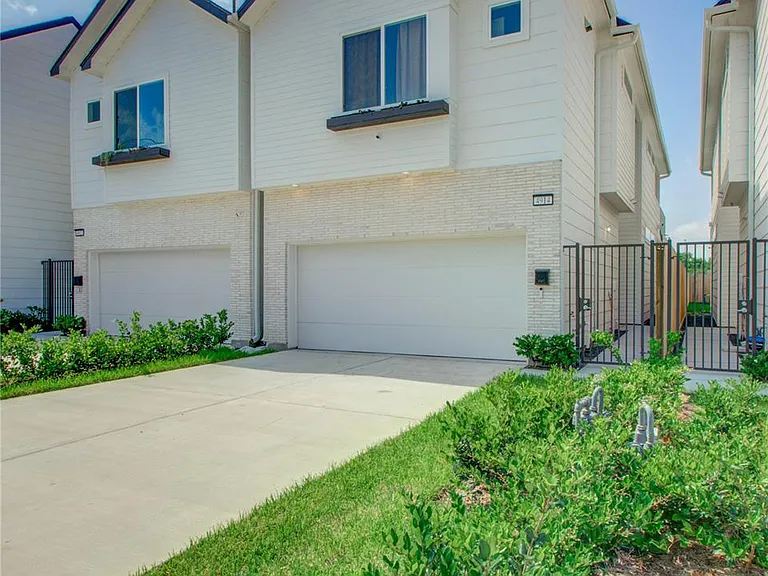 4914 Noble St — Photo 34