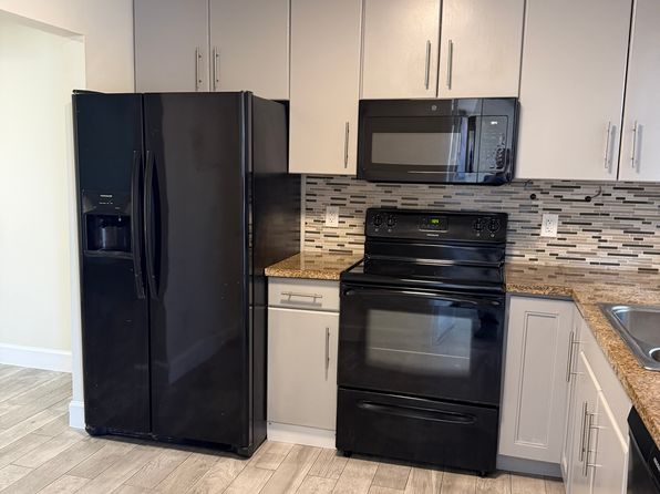 2051 NW 81st Ave APT 528