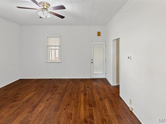5th image of 220 Summit Ave