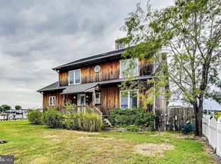 303 Monroe Bay Ave, Colonial Beach, VA 22443