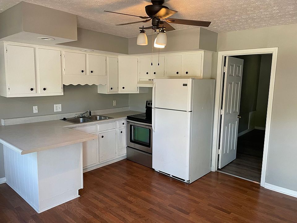 Oak Pointe Apartments 430 Country Lane Dr. 430 Country Lane Dr