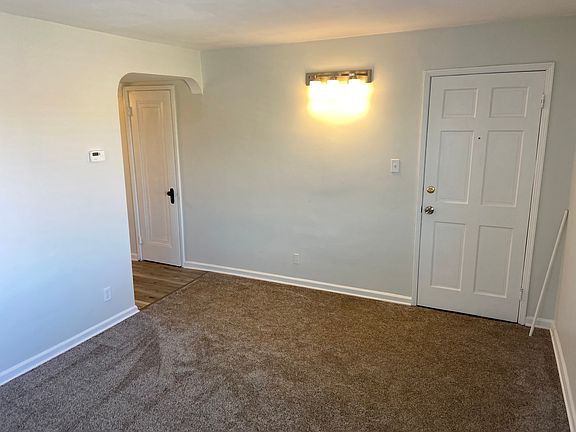2nd image of 530 Hadley Ave #3