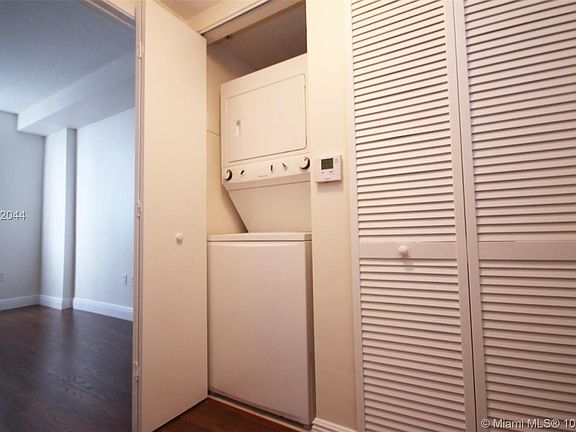 3rd image of 18800 NE 29th Ave APT 1026