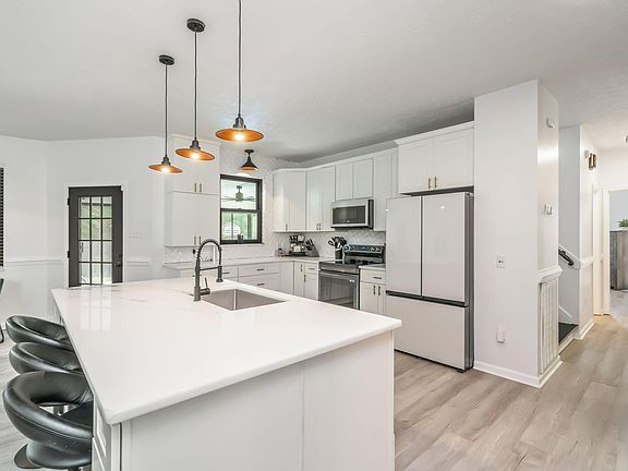 3rd image of 456 Casey Ln