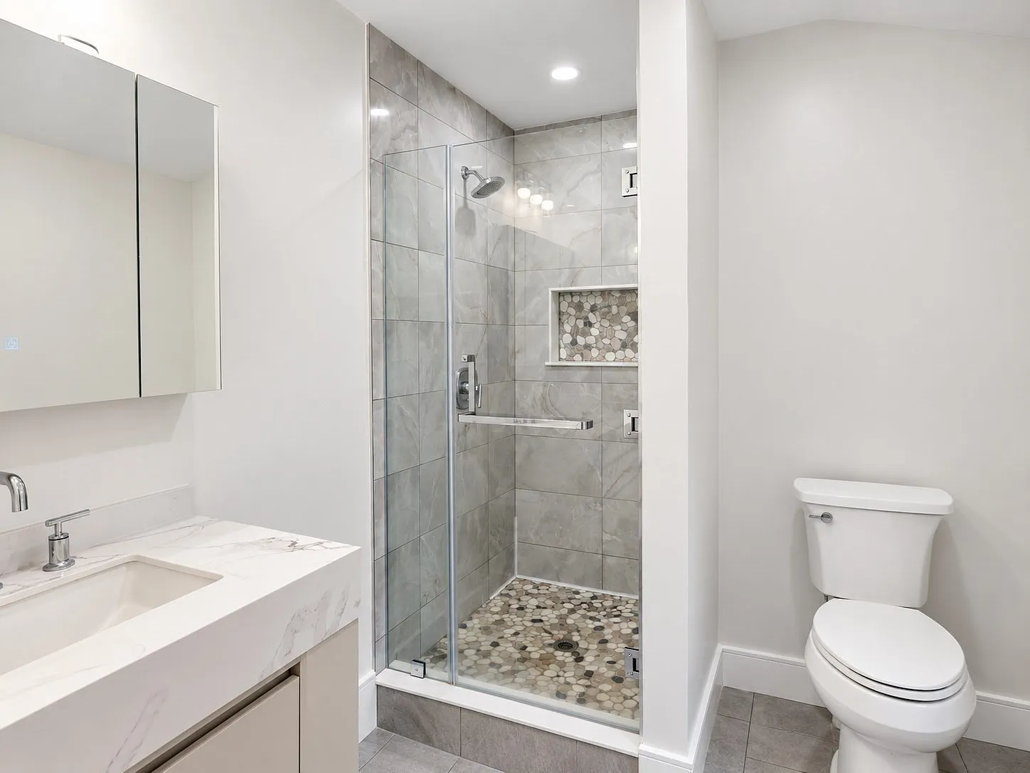 2 bed, 1.0 bath, 1500 sqft, $4,600 — Photo 4
