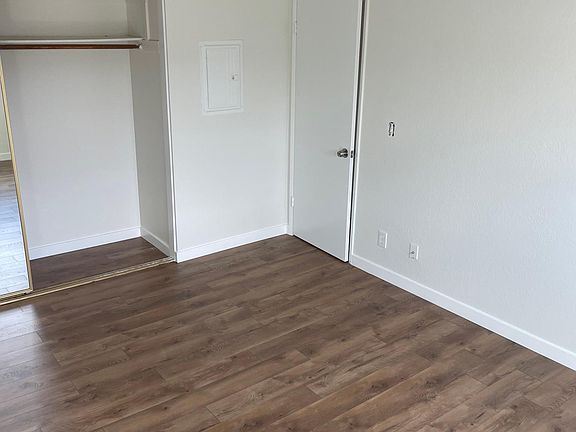 4th image of 630 W 16th St APT 3