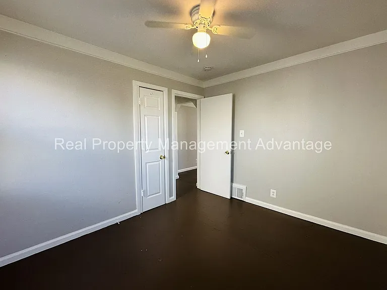 21012 Beechwood Ave — Photo 8