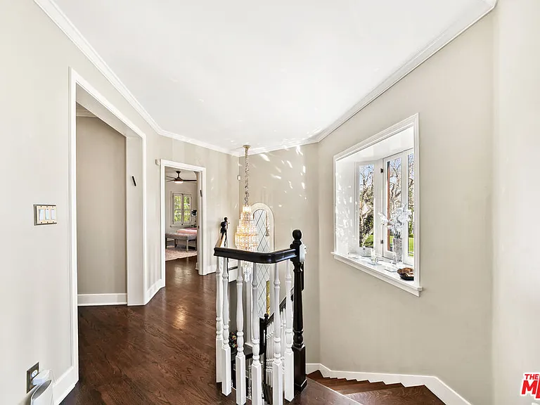 401 N McCadden Pl — Photo 29