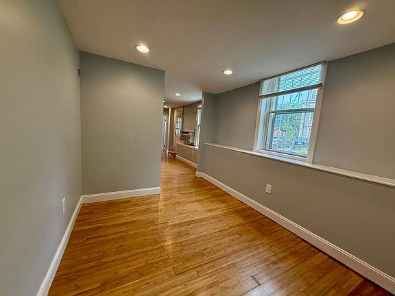 4th image of 302 Benefit St Lowr 1