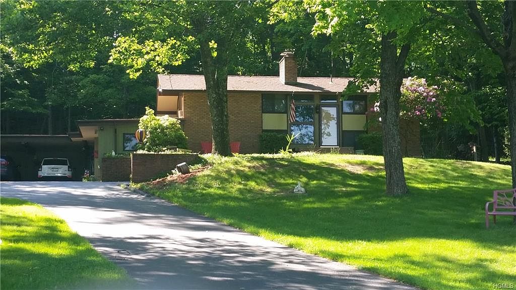 24 Eisenhower Dr, Middletown, NY 10940 Zillow