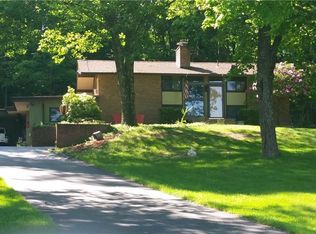24 Eisenhower Dr, Middletown, NY 10940