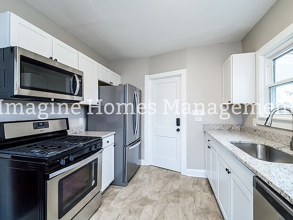 4th image of 2178 Glenbury Ave #2