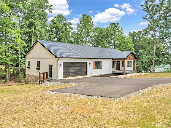 4th image of 1038 Lake Haven Cir