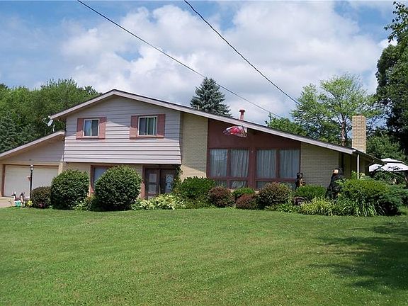 2nd image of 105 E Oakwood Way