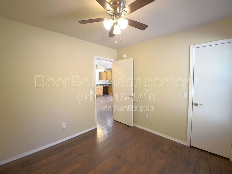 89 W Fairlane Ct — Photo 14