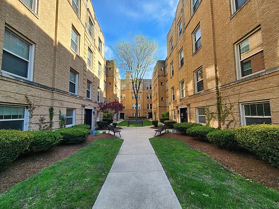 2nd image of 215A Washington Blvd APT 3N
