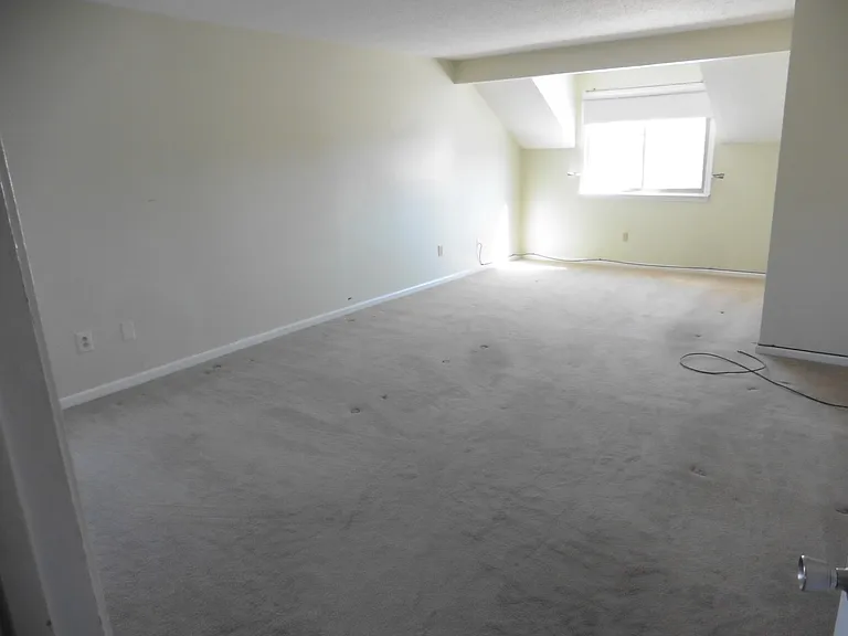 4856 Tunlaw Ct — Photo 6