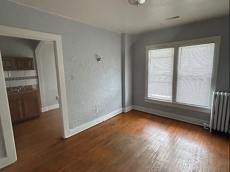 69 Waverly Ave — Photo 9