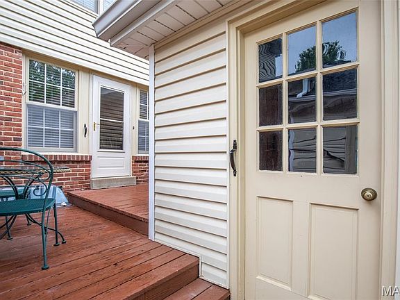 2nd image of 1013 Brooksgate Manor Dr