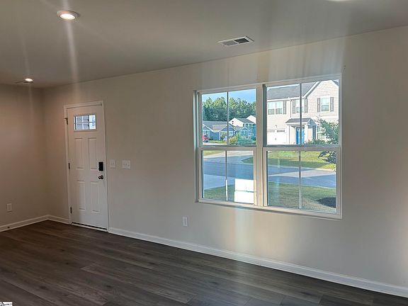 5th image of 104 Copper Creek Cir