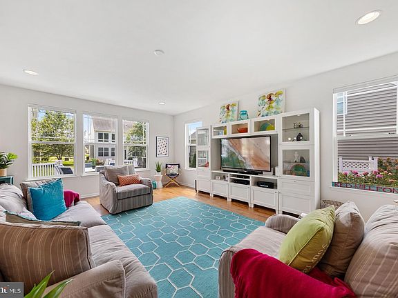 5th image of 18734 Lakelands Dr #331