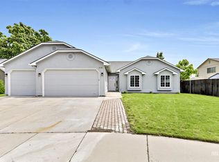 946 NW 12th Ave, Meridian, ID 83642