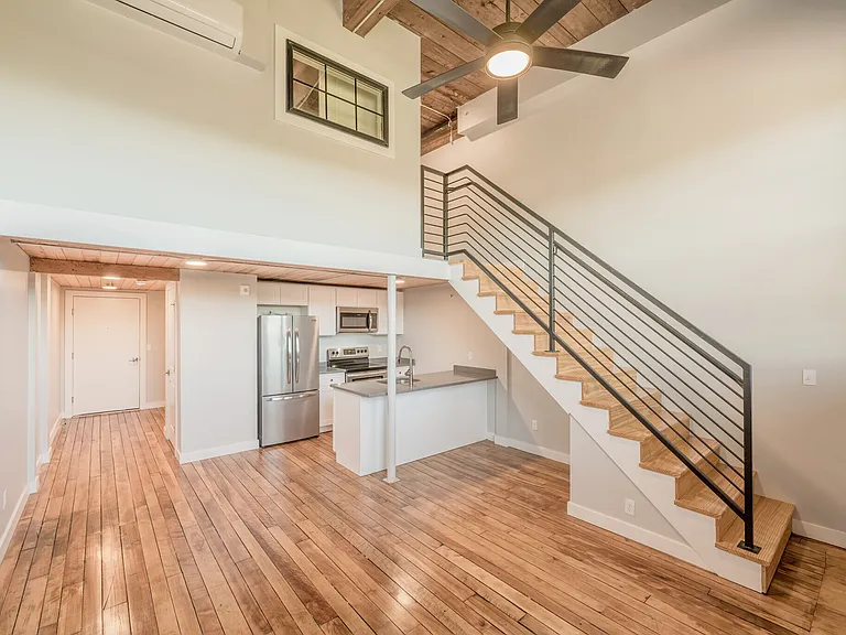 556 Atwells Ave — Photo 24