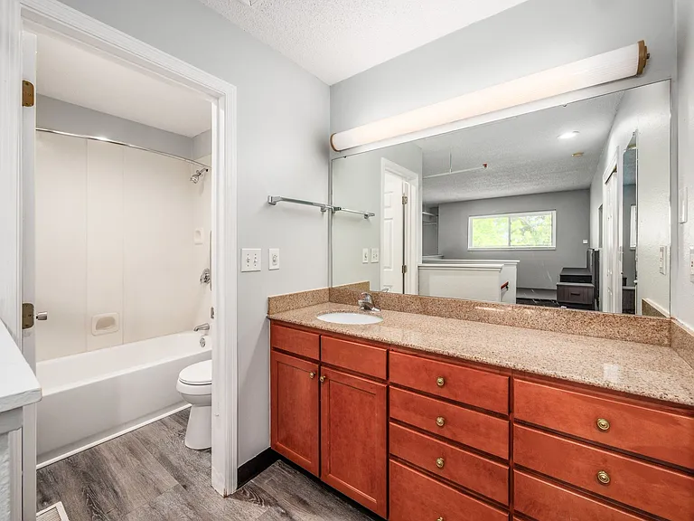 ReVi Columbus East — Photo 23