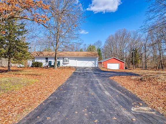 2nd image of 19876 Doyle Rd