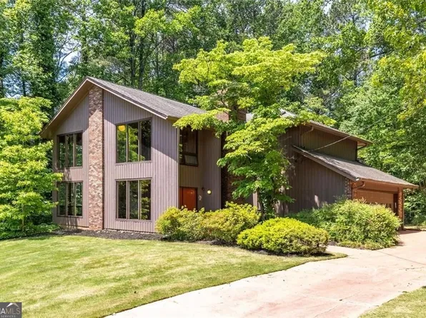 2161 Minute Ct, Stone Mountain, GA 30087