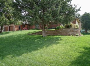 1112 Morgan Ln, Manhattan, KS 66503