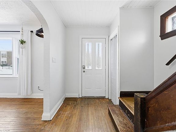 4th image of 25 Aberdeen Ave