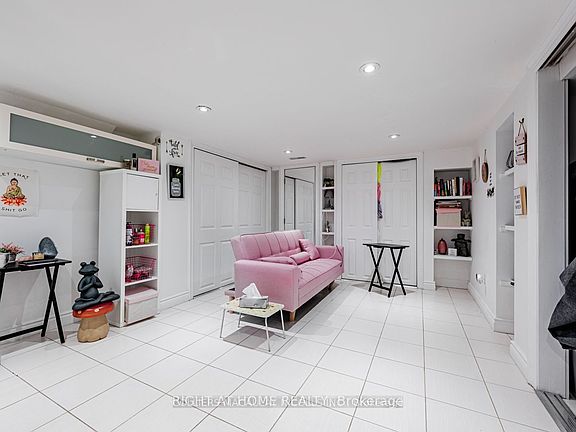 3rd image of 1069 College St #Basement