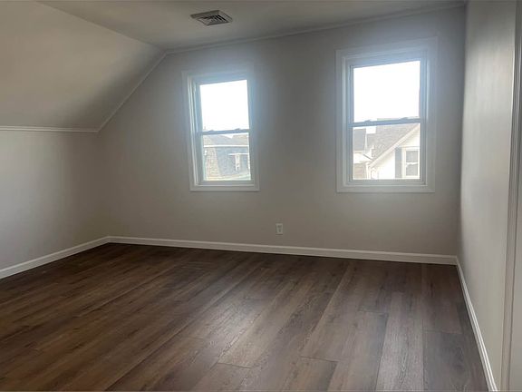 4th image of 21 Buffinton St APT 3