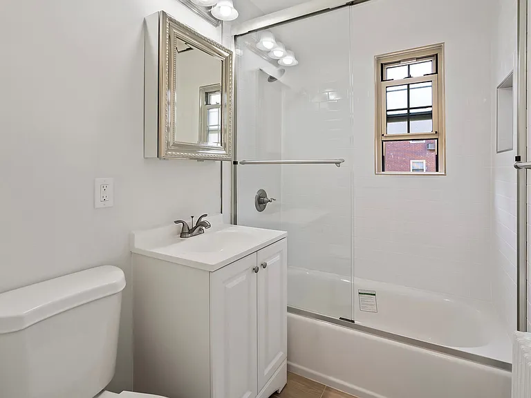 Palisades Gardens Apartments — Photo 9
