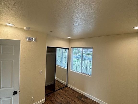5th image of 3564 Thor Ave