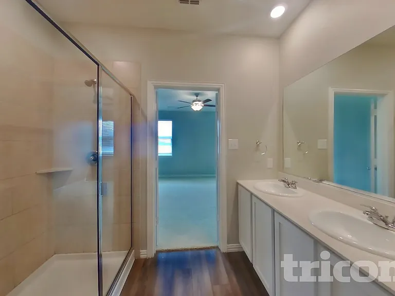 2401 Lalun Ln — Photo 8