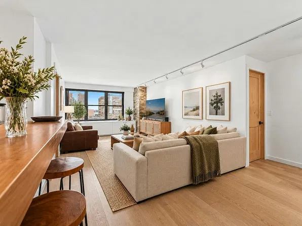 245 E 25th St APT 9C, New York, NY 10010